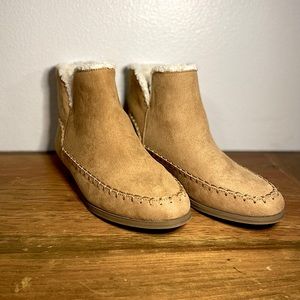 Sherpa-Lined Ankle Booties Size 8